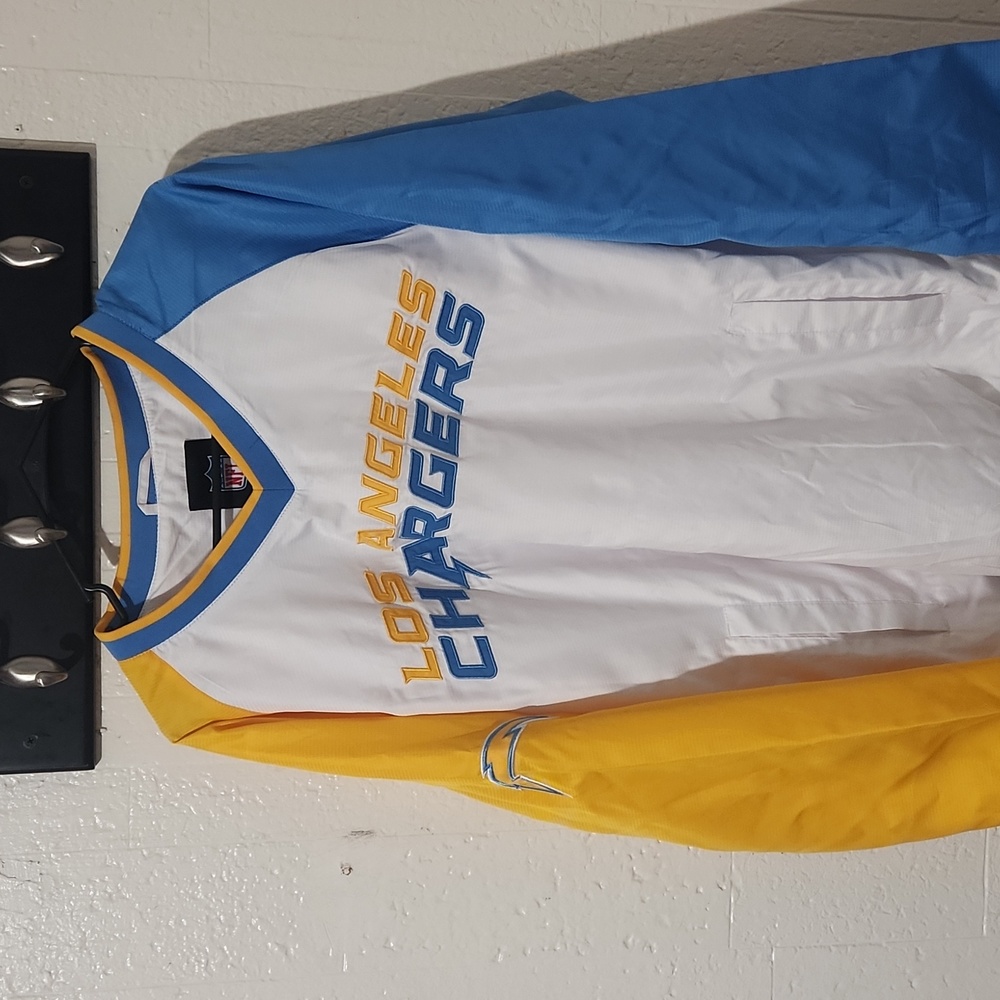 Charger sweat shirt